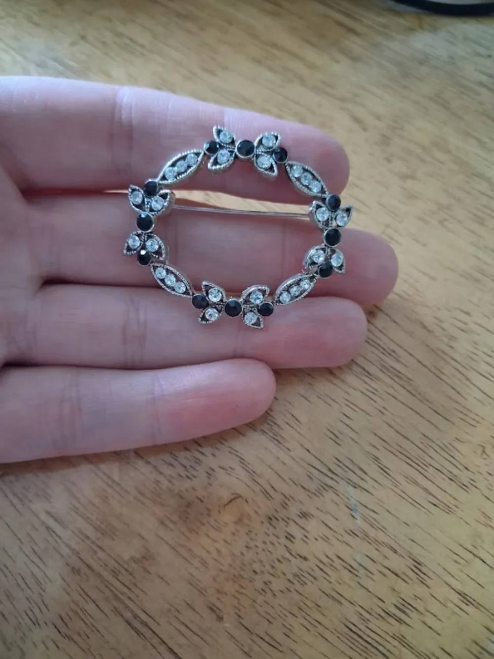 Black & white stoned brooch